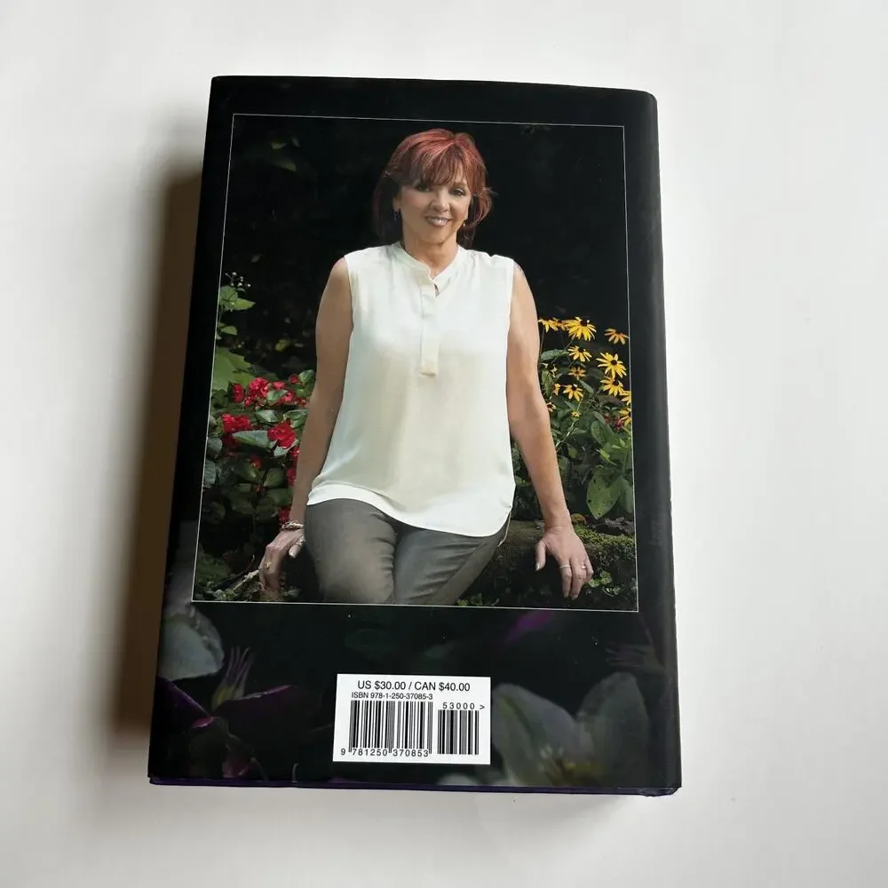 Hidden Nature Hardcover Nora Roberts Bestseller Suspense Novel Thriller 2025